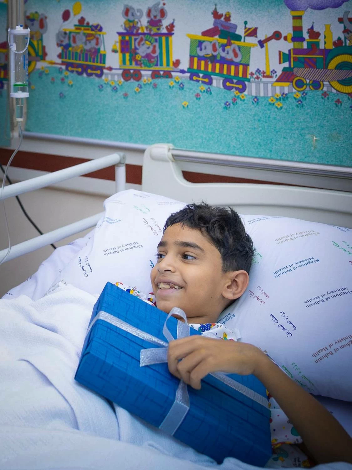 شيمة بنت ناصر تطمئن على المصابين من أهالي سترة والمناطق الأخرى