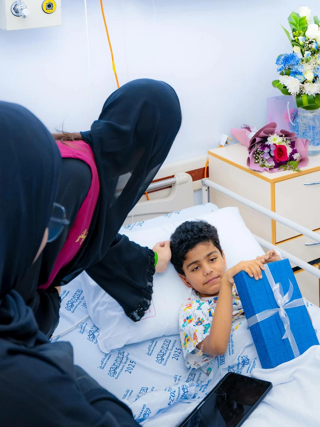 شيمة بنت ناصر تطمئن على المصابين من أهالي سترة والمناطق الأخرى