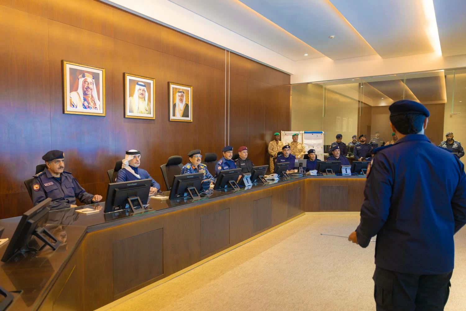 الملك القائد الأعلى للقوات المسلحة يتفضل بزيارة إلى وزارة الداخلية