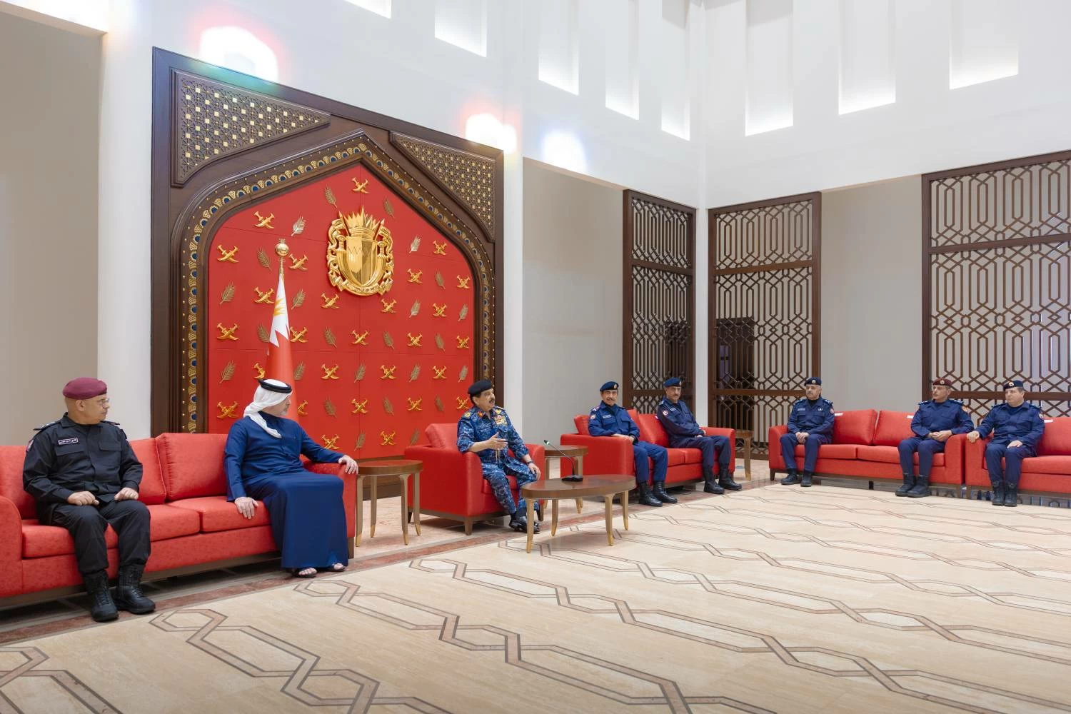 الملك القائد الأعلى للقوات المسلحة يتفضل بزيارة إلى وزارة الداخلية