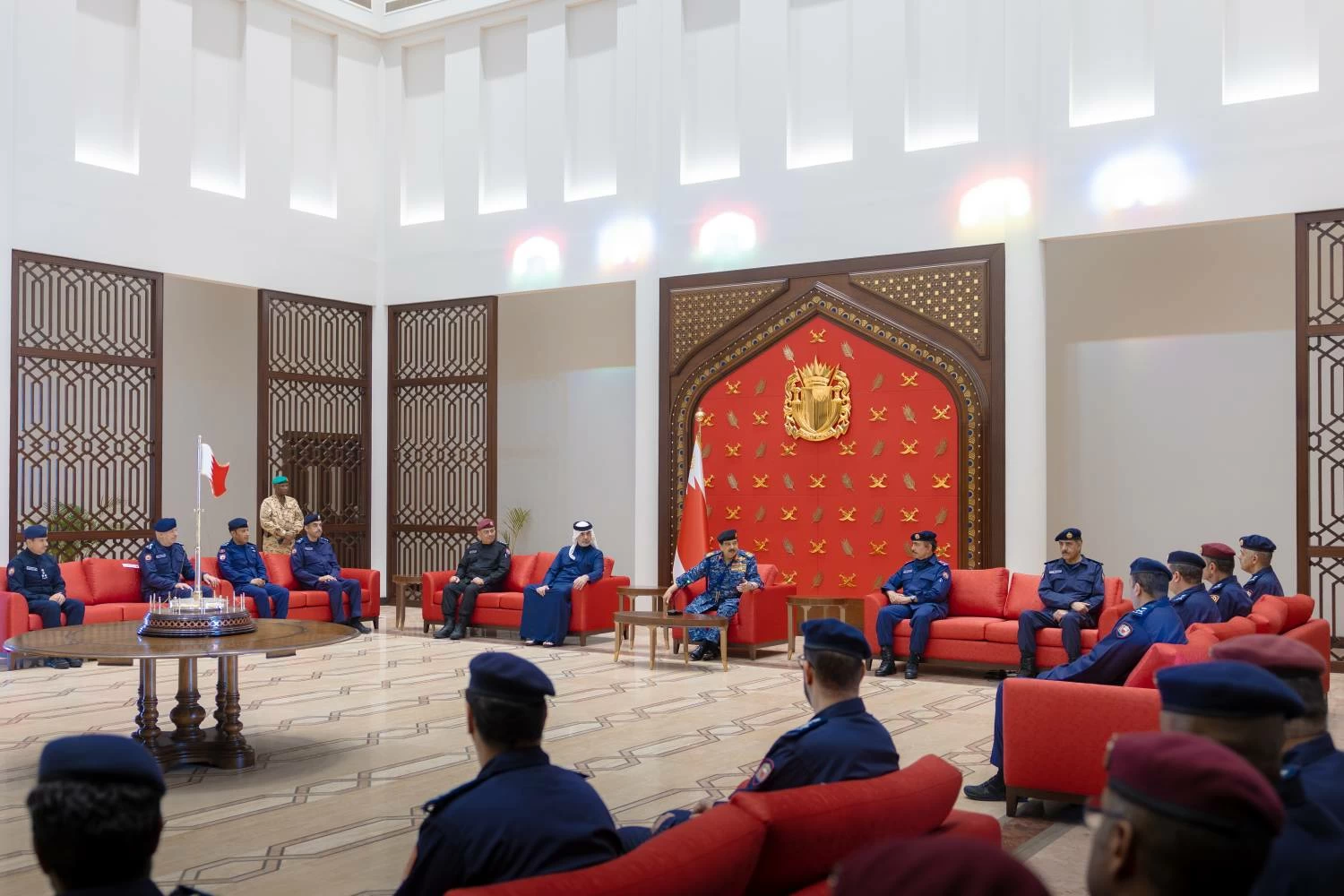 الملك القائد الأعلى للقوات المسلحة يتفضل بزيارة إلى وزارة الداخلية