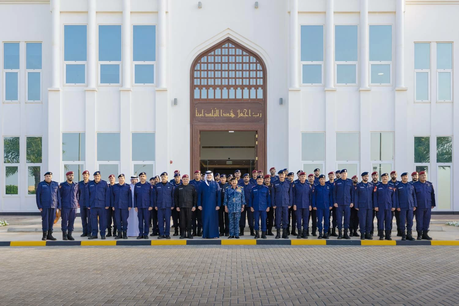 الملك القائد الأعلى للقوات المسلحة يتفضل بزيارة إلى وزارة الداخلية