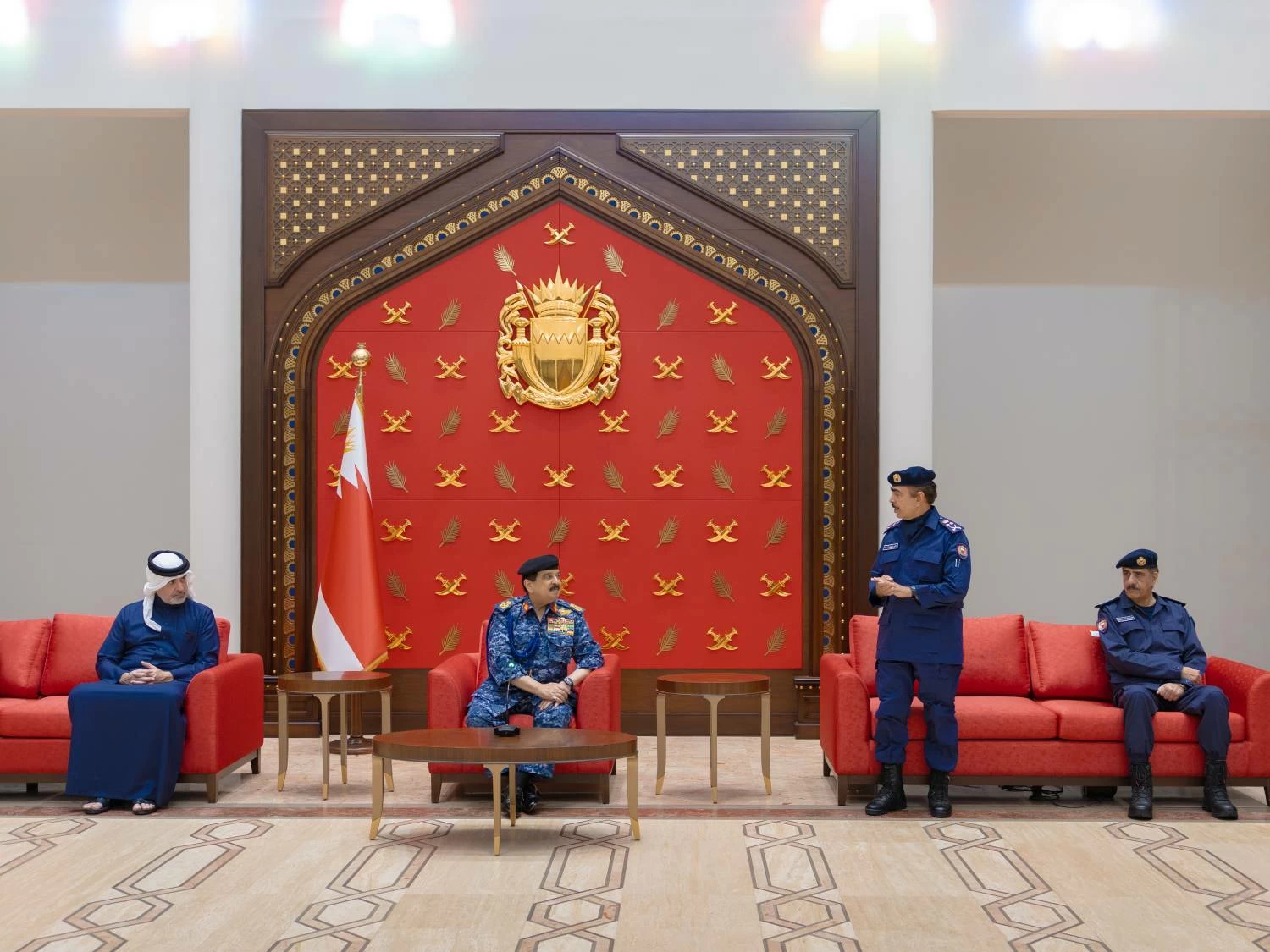 الملك القائد الأعلى للقوات المسلحة يتفضل بزيارة إلى وزارة الداخلية