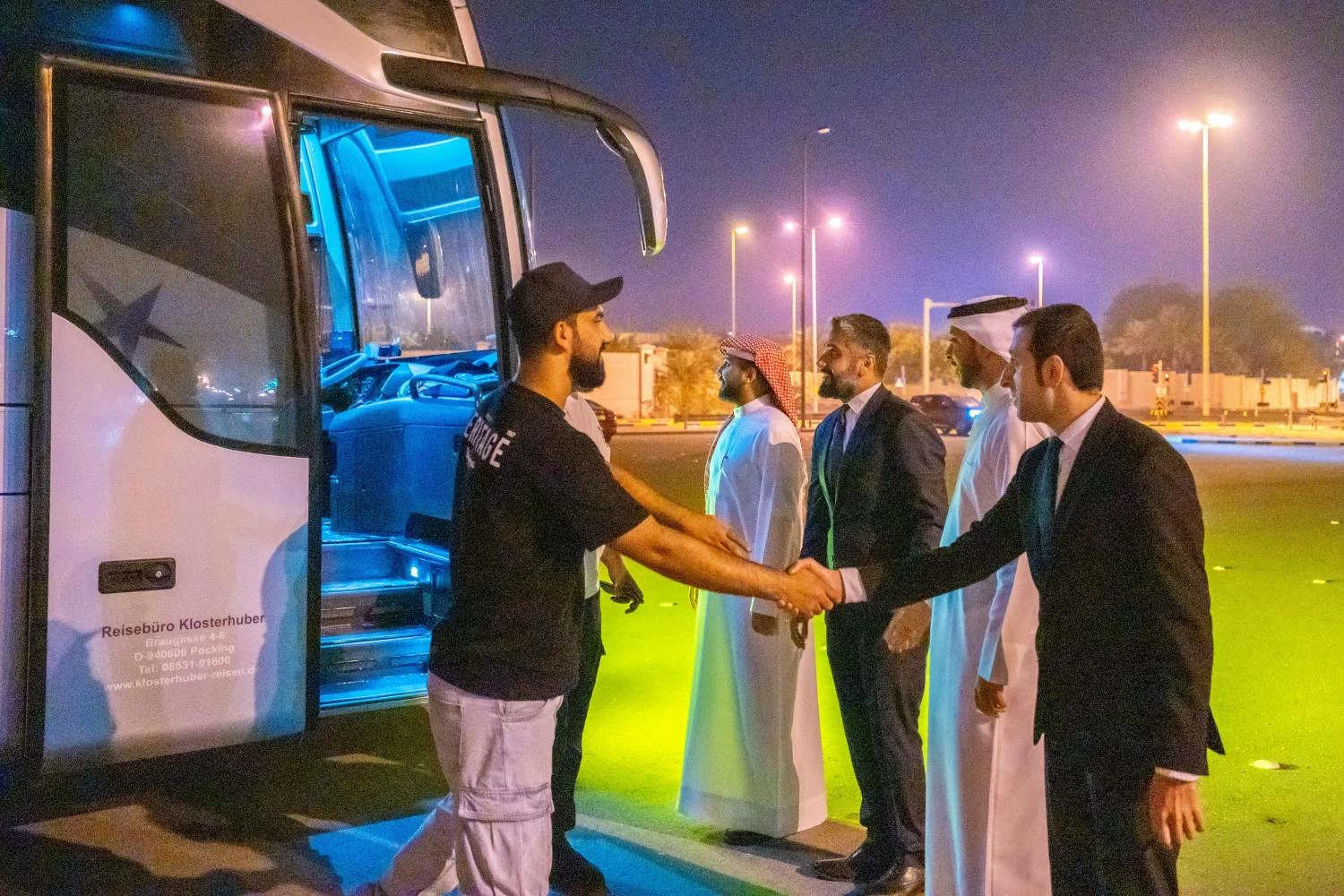 وزارة الخارجية تواصل تسهيل عودة المواطنين البحرينيين المتواجدين في الخارج