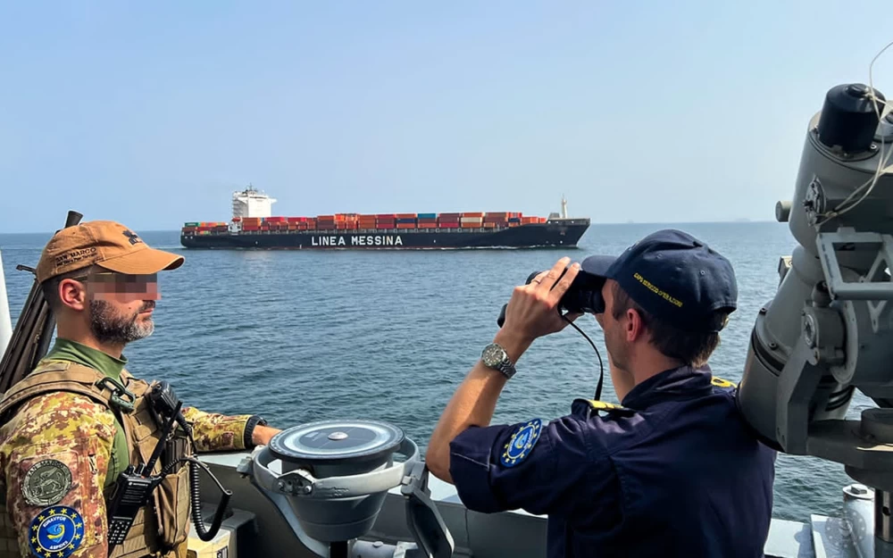 &laquo;وول ستريت جورنال&raquo;: أمريكا بصدد تشكيل تحالف دولي لتأمين الملاحة في مضيق هرمز