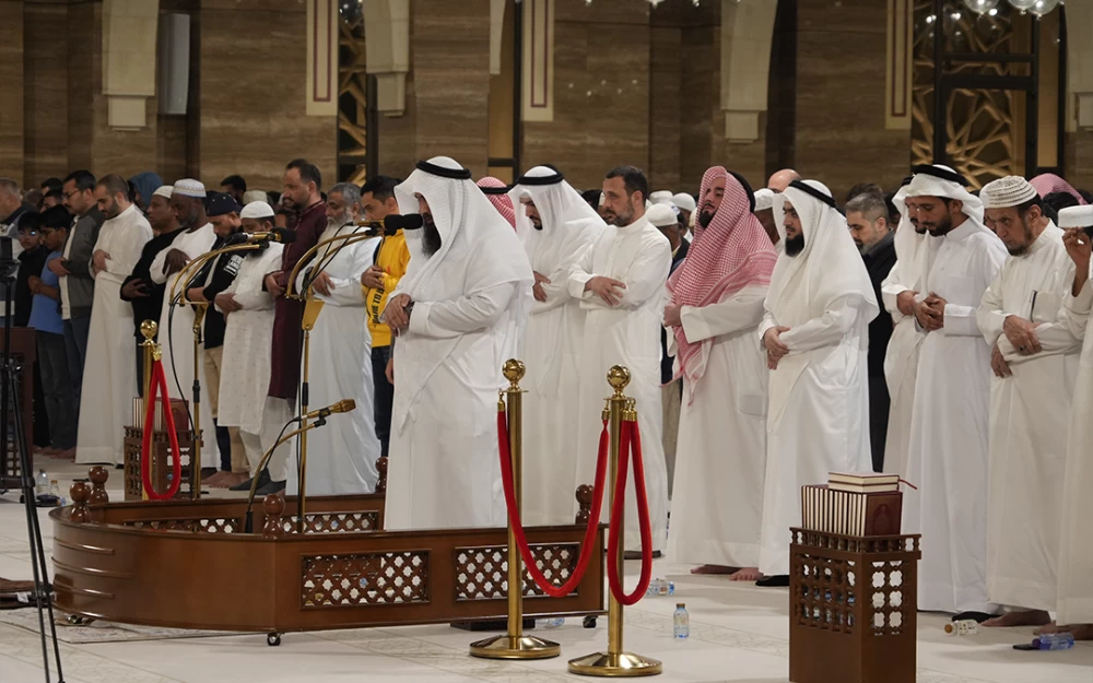 مساجد البحرين تمتلئ بالمصلين ليلة ال27 من شهر رمضان المبارك