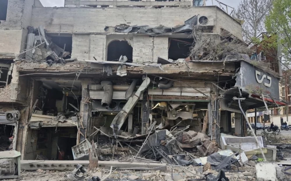 إيران: أكثر من 54 ألف مبنى دُمّر أو تضرر بشكل جسيم جراء الغارات