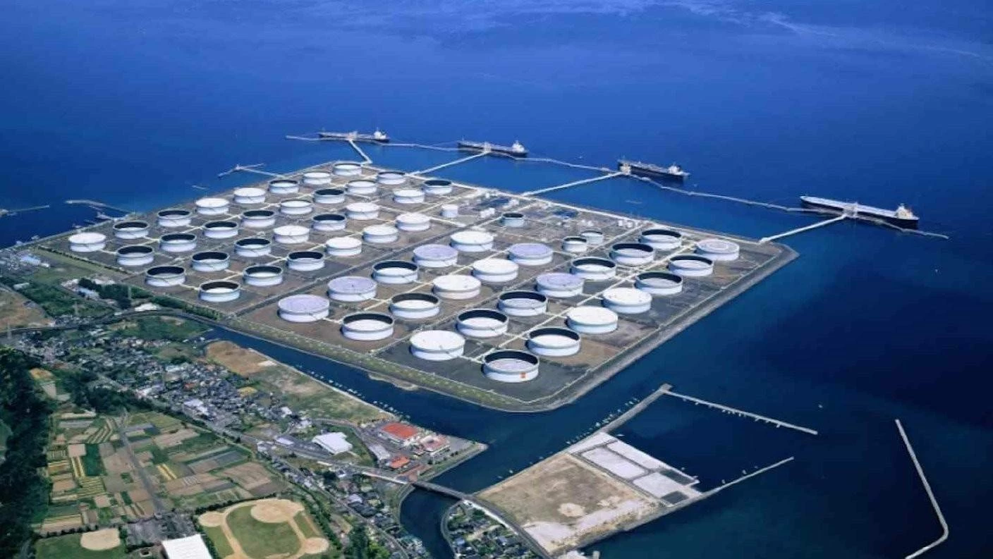 اليابان تبدأ الإفراج عن احتياطياتها النفطية الاستراتيجية