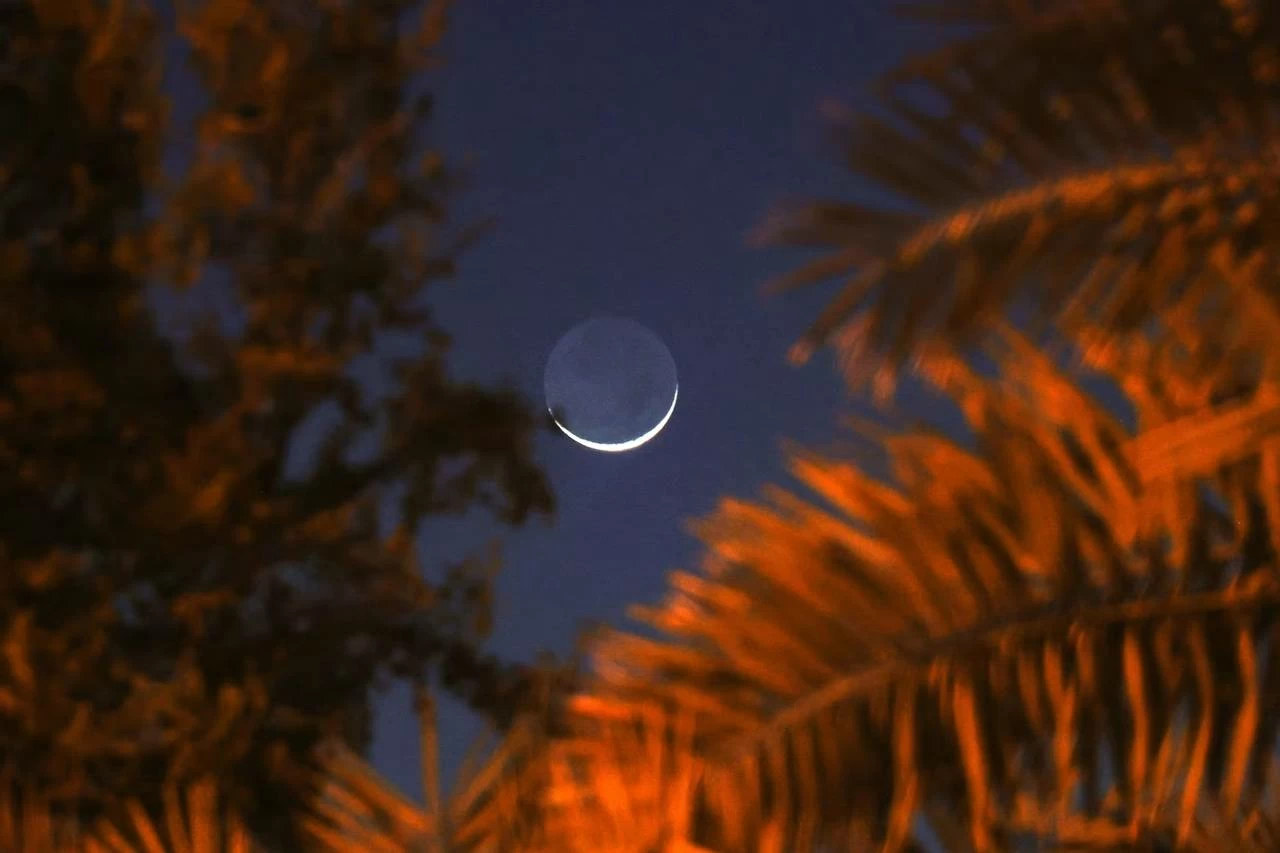 السعودية: المحكمة العليا تدعو إلى تحري رؤية هلال شوال مساء الأربعاء