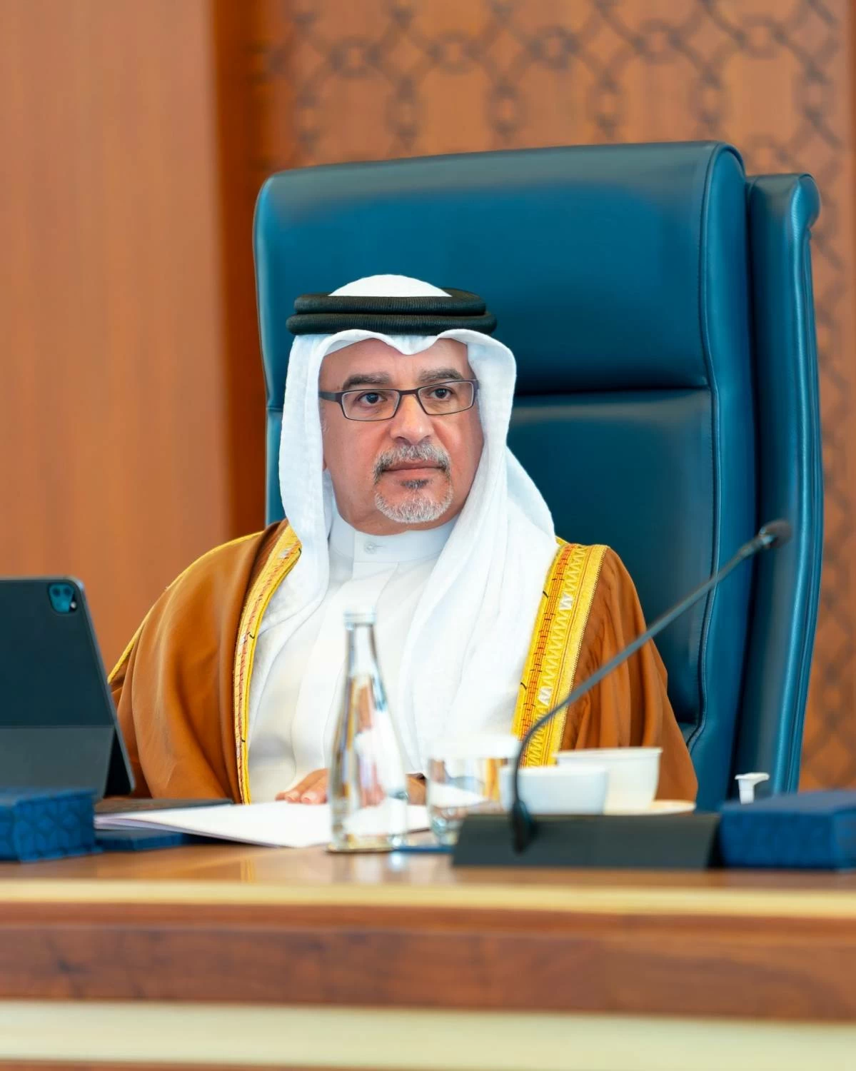 البحرين – ولي العهد ورئيس مجلس الوزراء يترأسان اجتماعا استثنائيا لمجلس الوزراء