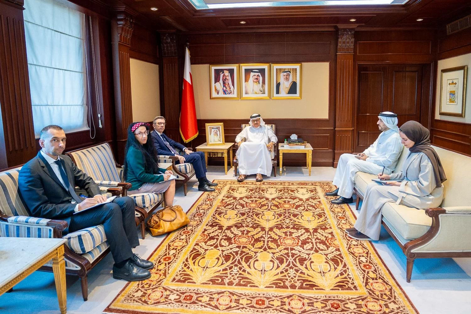 البحرين – معالي وزير الخارجية يستقبل سفير الجمهورية الفرنسية لدى مملكة البحرين