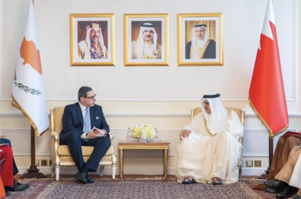 البحرين – وزير الخارجية يعقد جلسة حوارية مع نظيره القبرصي