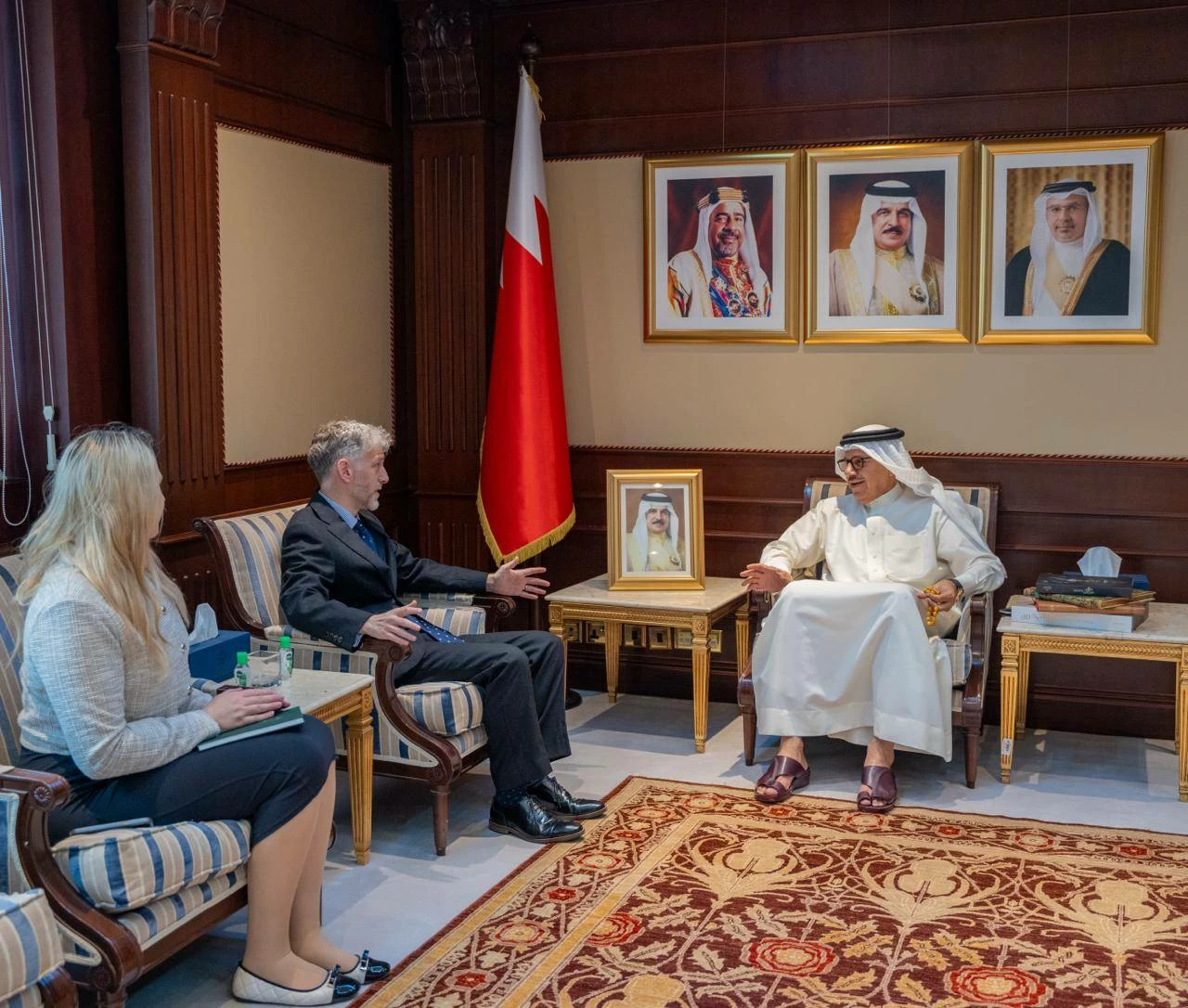 البحرين – وزير الخارجية يستقبل السفير البريطاني لدى مملكة البحرين