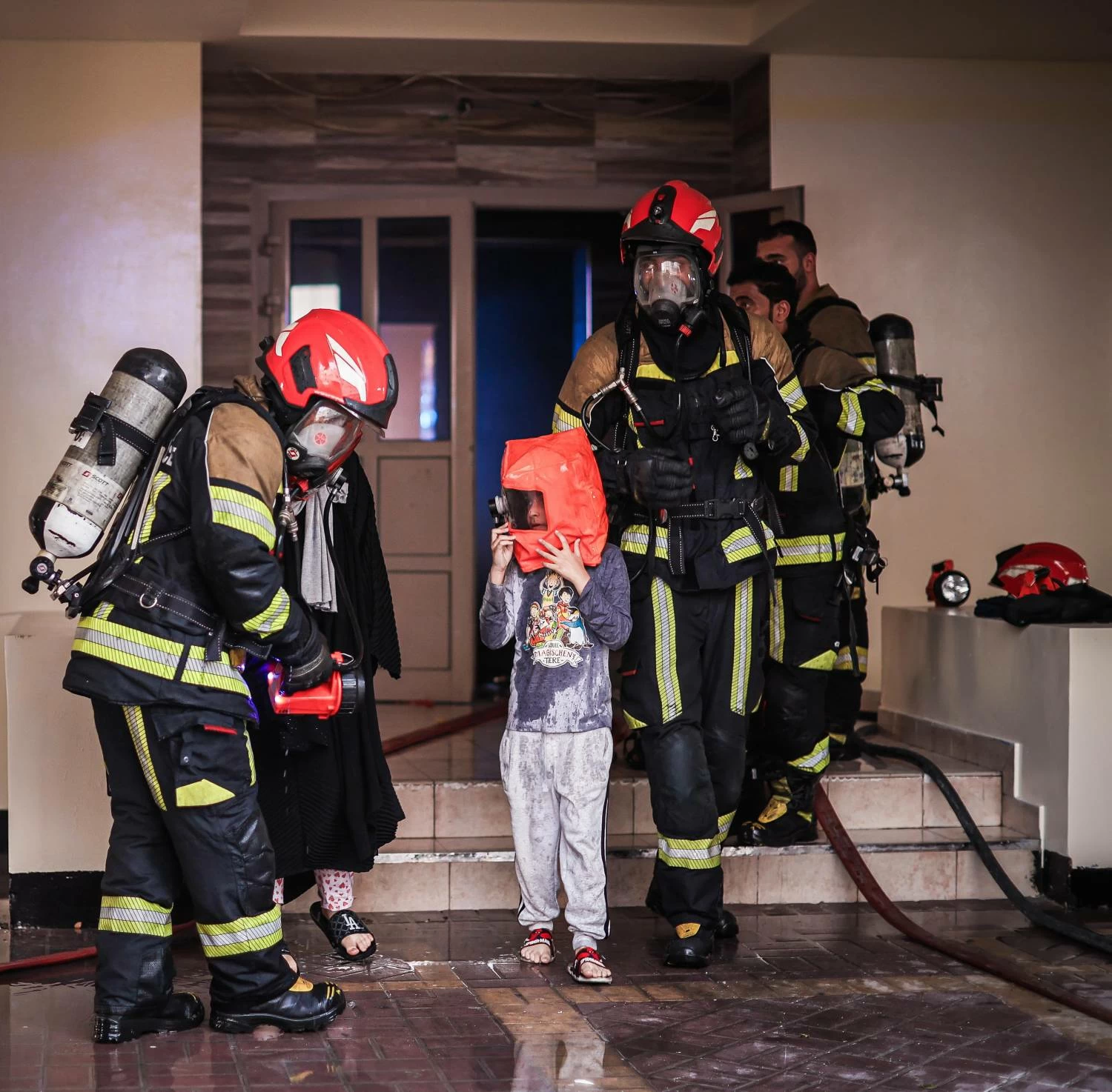 البحرين – 6 حرائق في شهرين.. وفاة شقيقين وإصابة 5 أشخاص رغم سرعة الاستجابة