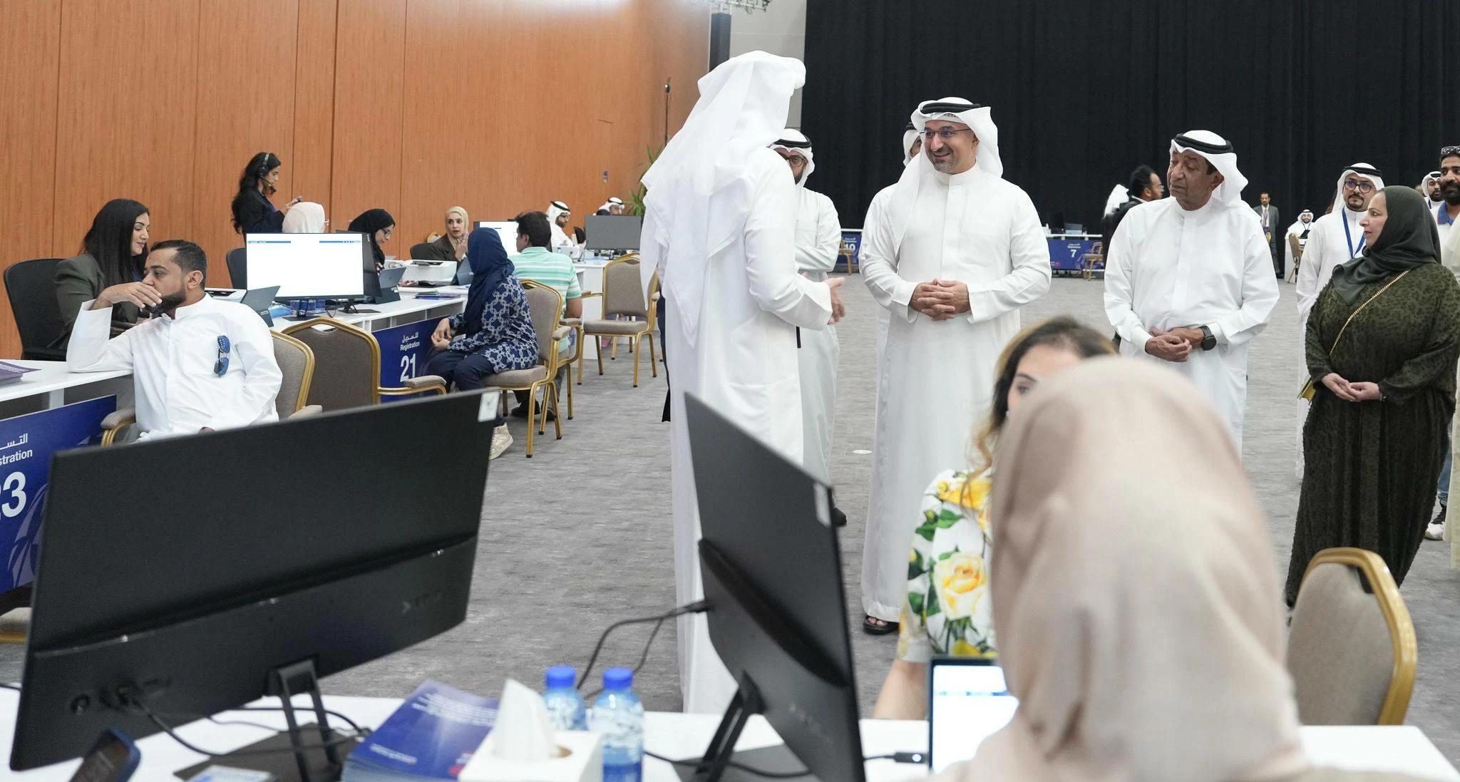 البحرين – وزير الصناعة والتجارة يطلع على سير انتخابات غرفة تجارة وصناعة البحرين للدورة الحادية والثلاثين