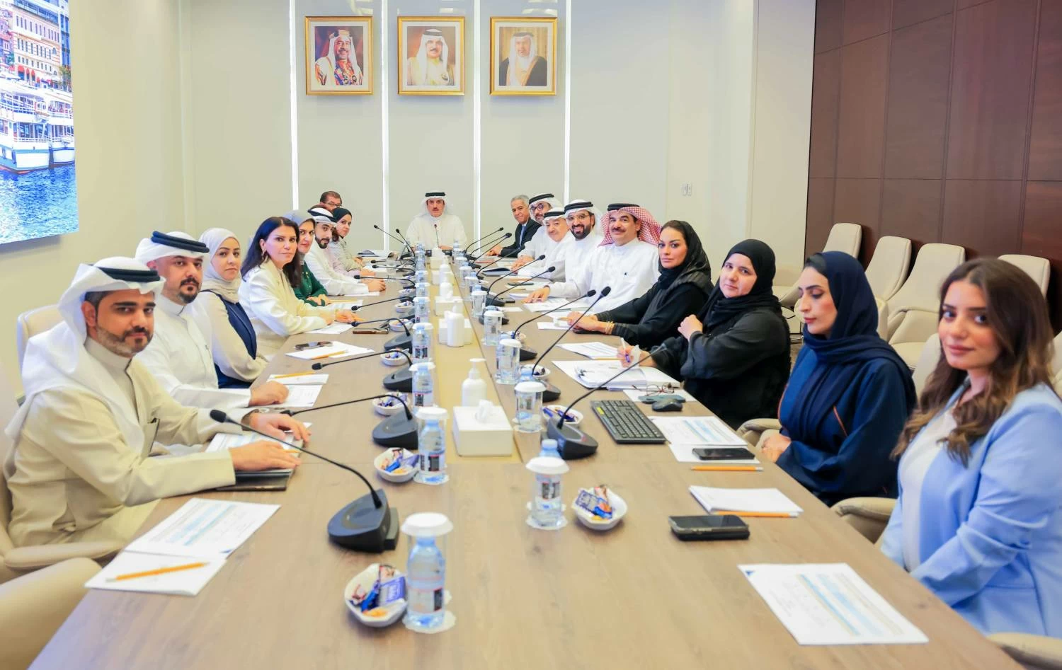 البحرين – رئيس مجلس النواب: وفد الشعبة البرلمانية سيطلع برلمانات العالم على الاعتداءات الإيرانية الآثمة على البحرين ودول الخليج والأردن.