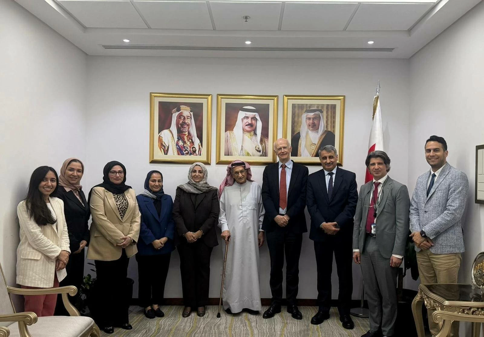 البحرين – رئيس المجلس الأعلى للصحة يلتقي نائب المستشار والرئيس التنفيذي لكلية الجراحين الملكية بإيرلندا