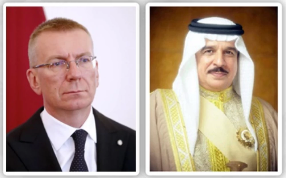 البحرين – الملك يتلقى اتصالا هاتفيا من رئيس جمهورية لاتفيا