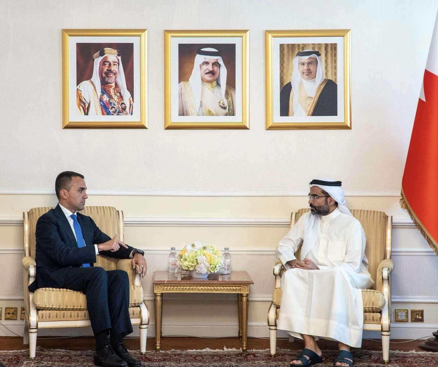 البحرين – مدير عام العلاقات الثنائية بوزارة الخارجية يجتمع مع الممثل الخاص للاتحاد الأوروبي لمنطقة الخليج العربي