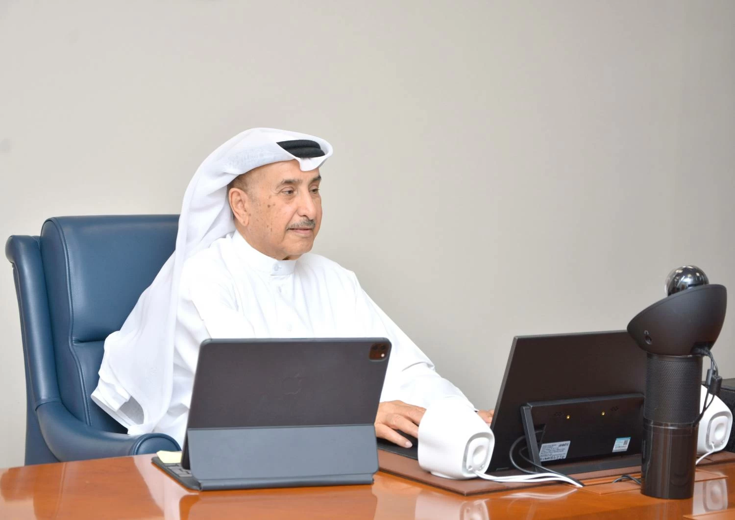 البحرين – وزارة التنمية تستعرض آراء البلديات بشأن إصدار رخص البناء.