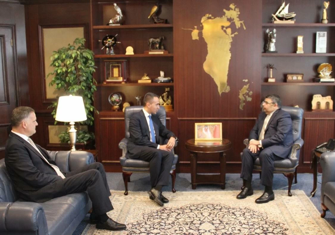 وزير شؤون الكهرباء والماء يجتمع بالممثل الخاص للاتحاد الأوروبي 