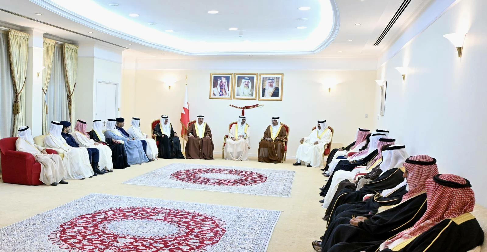 البحرين – سمو محافظ الجنوبية يؤكد على تعزيز التواصل مع المواطنين وتكريس المبادئ والقيم الوطنية الراسخة