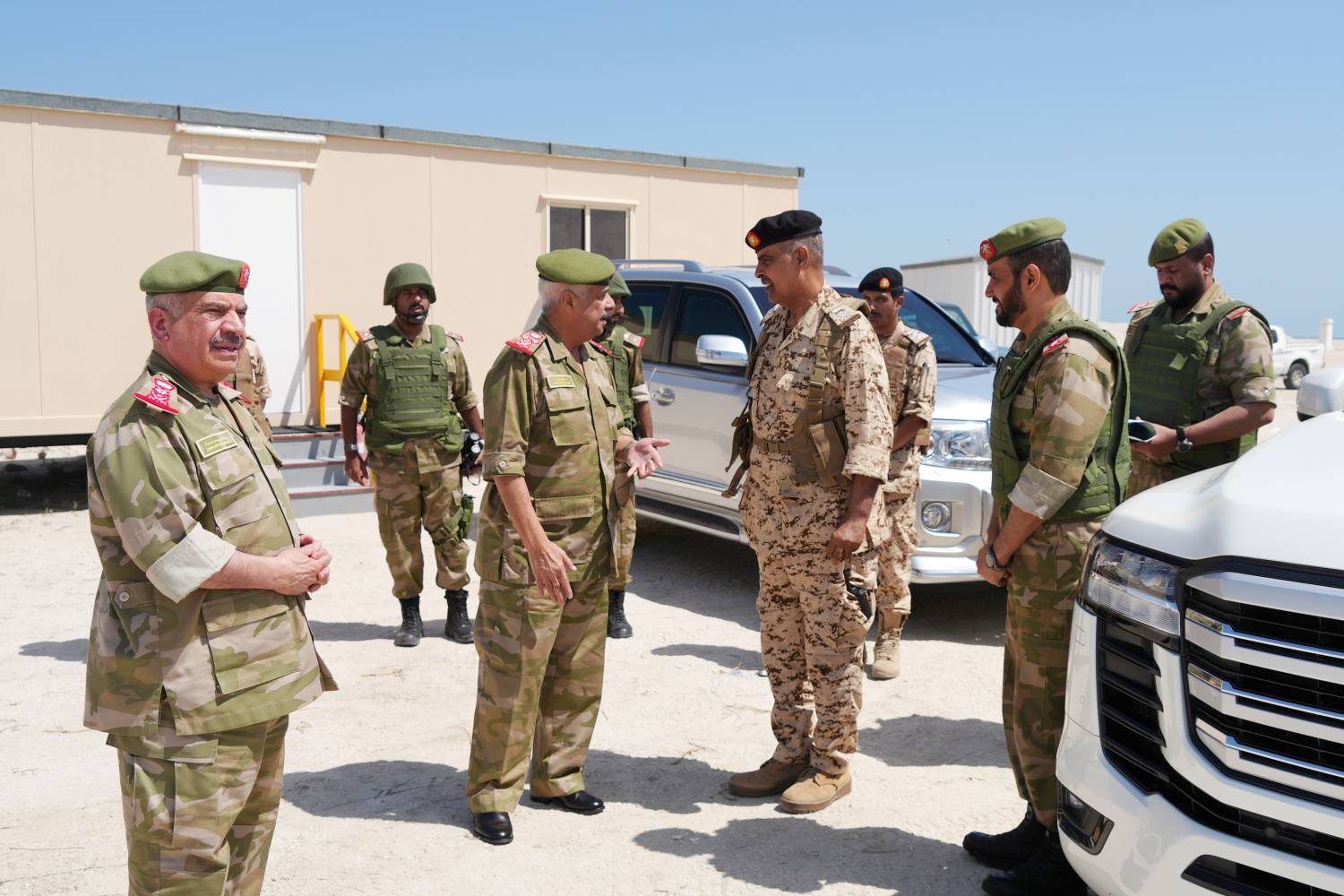 رئيس الحرس الوطني يتفقد مهام الحرس ويشيد بمستوى جاهزيتها وكفاءتها القتالية 