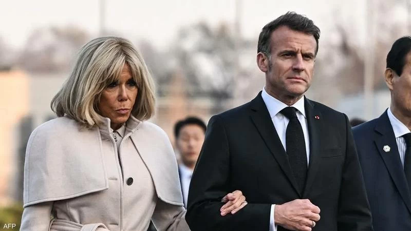 ماكرون بشأن تصريحات ترامب عن ضرب زوجته: "لا تستحق ردا"