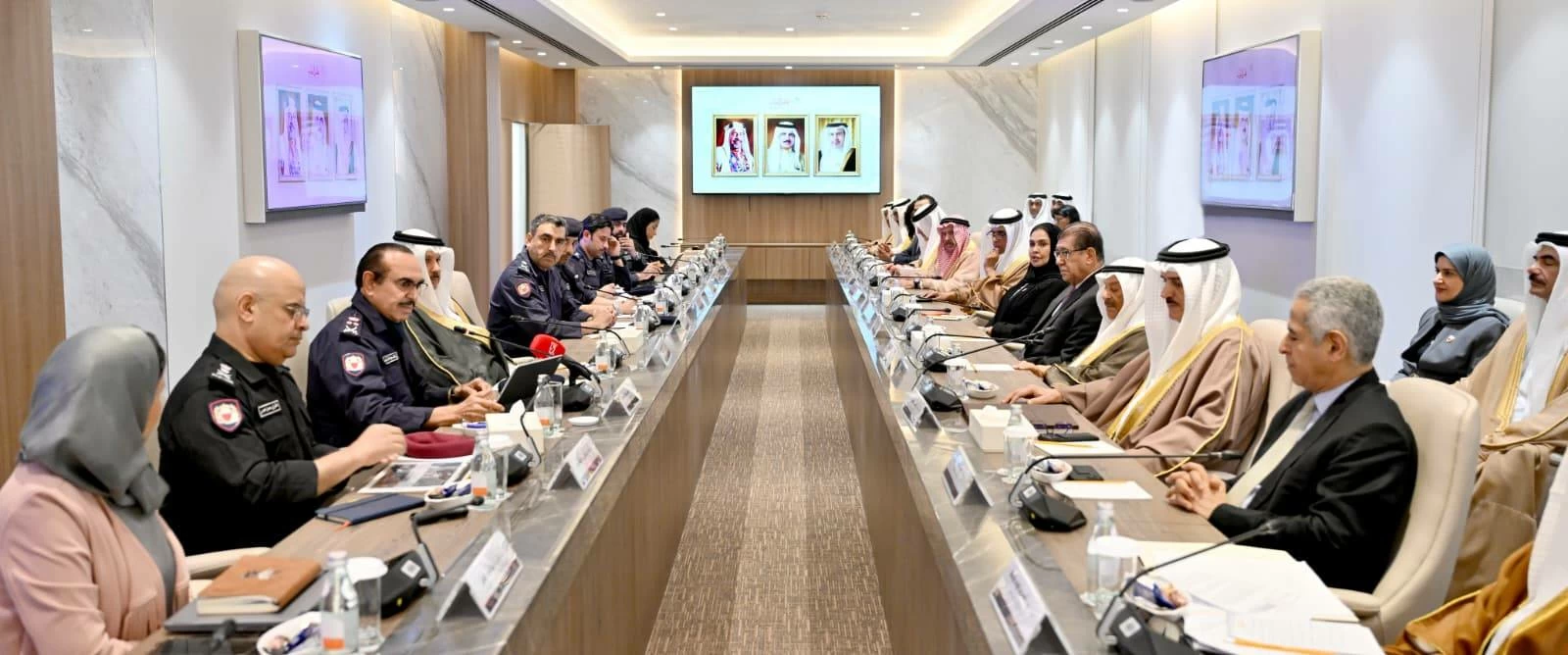 البحرين – وزير الداخلية: هذا يوم الوفاق والتلاحم الوطني.. يوم العطاء للوطن وقائد الوطن