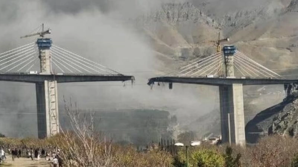 ترامب أشاد بقصف B1.. هذه دوافع استهداف أكبر جسر في إيران 