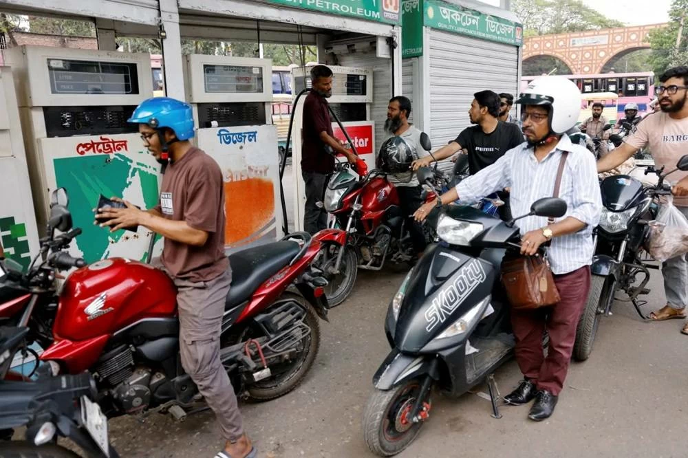 بنغلاديش تقلّص ساعات العمل لتوفير الطاقة في ظل استمرار حرب إيران