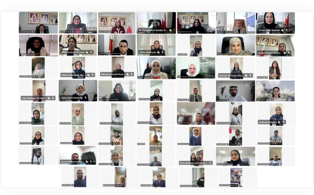 البحرين – رئيس المجلس الأعلى للصحة ووزير الصحة يلتقيان خريجي البرامج الصحية من مختلف القطاعات الحكومية للأعوام 2025-2026