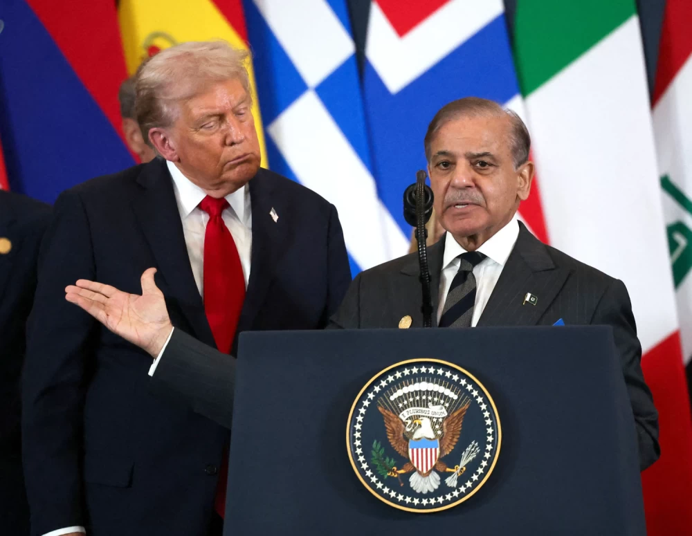 رئيس وزراء باكستان: أطلب من ترامب تمديد مهلة إيران لمدة أسبوعين 