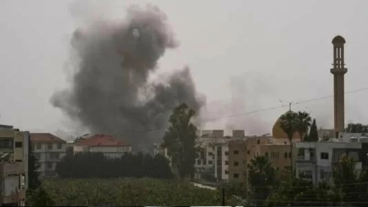الغارات تتواصل.. والجنوبيون يعودون رغم عدم شمل لبنان بالهدنة 