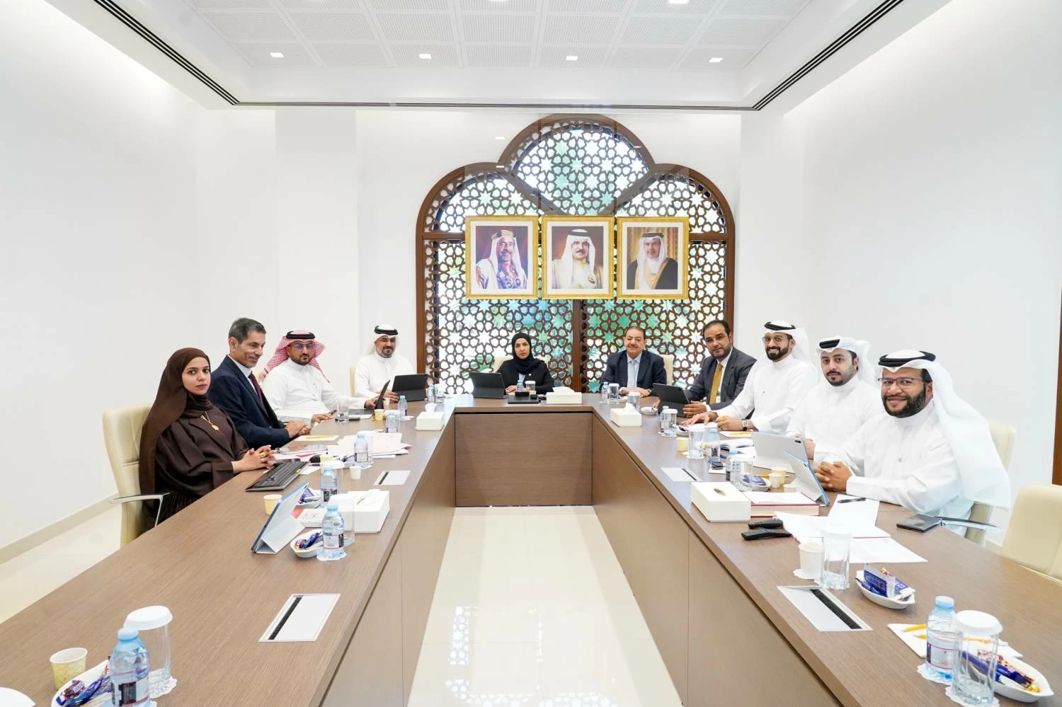 البحرين – “المكتب البرلماني للتحقيق في الوظائف الشاغرة” يوافق على رفع تقريره النهائي إلى مكتب المجلس