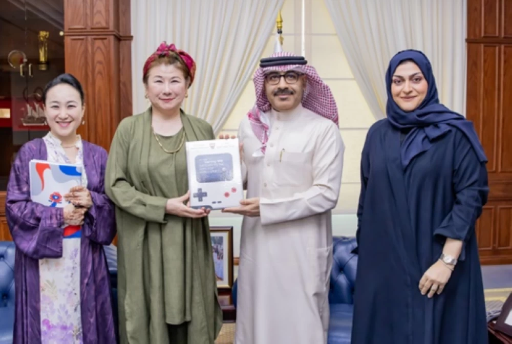 البحرين – وزير التربية والتعليم يستقبل سفير اليابان لدى البحرين