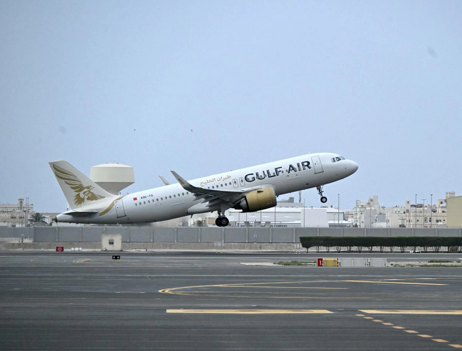 البحرين – تغادر أول رحلة طيران الخليج من مطار البحرين الدولي إلى المملكة العربية السعودية