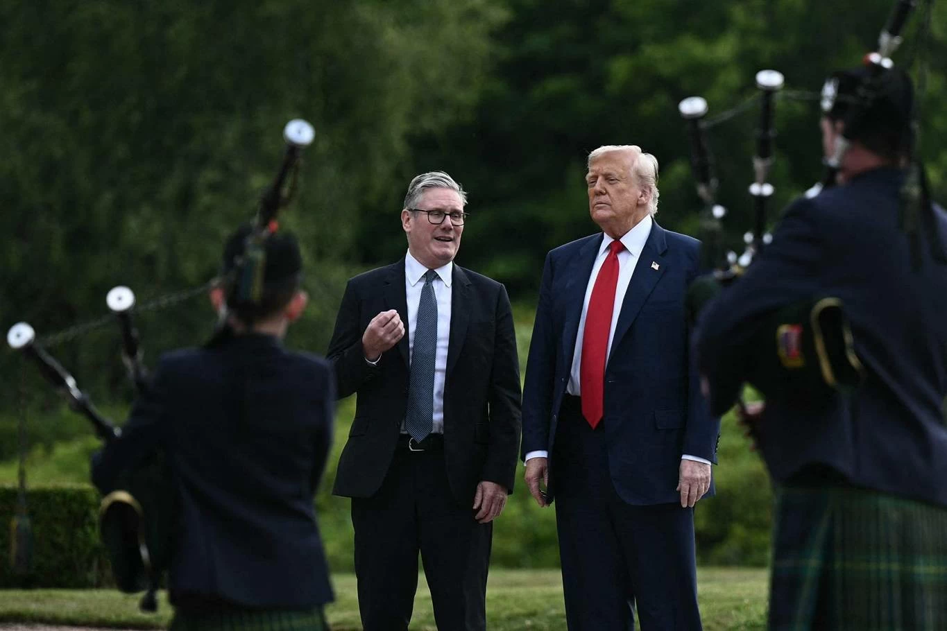 ستارمر: ناقشت مع ترامب خيارات عسكرية بشأن هرمز 