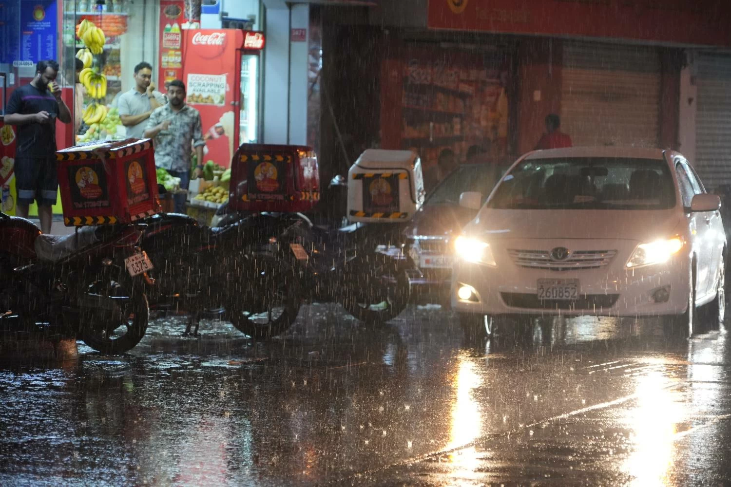 البحرين – وتشهد البحرين عواصف رعدية مصحوبة بهبات رياح قوية