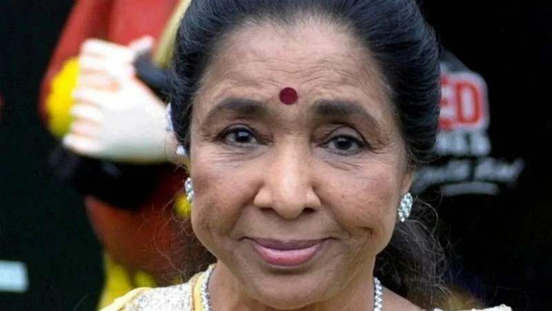 البحرين – وفاة المغنية آشا بهوسل، أسطورة السينما الهندية، عن عمر يناهز 92 عاما