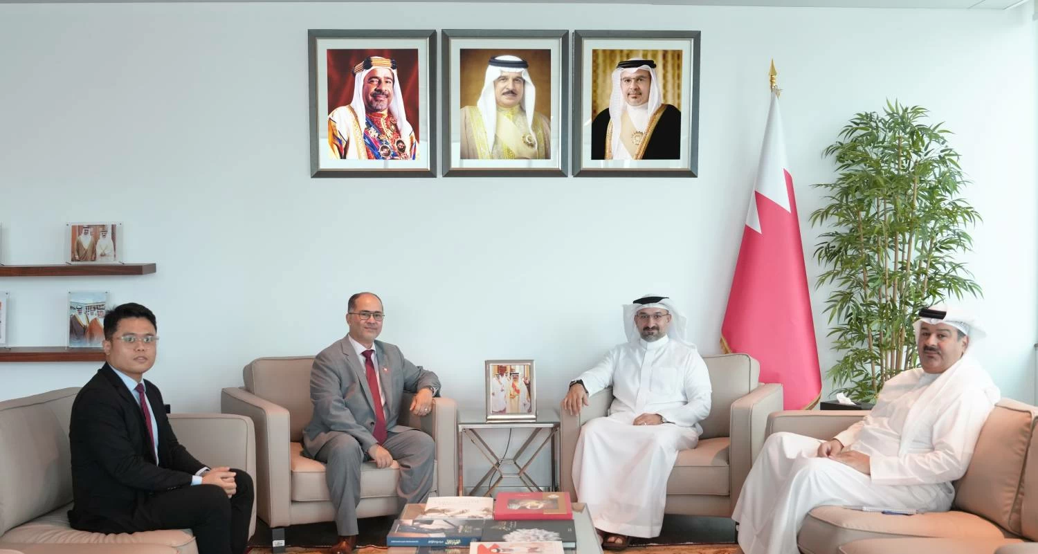 وزير الصناعة يستقبل سفير الفلبين لدى البحرين 