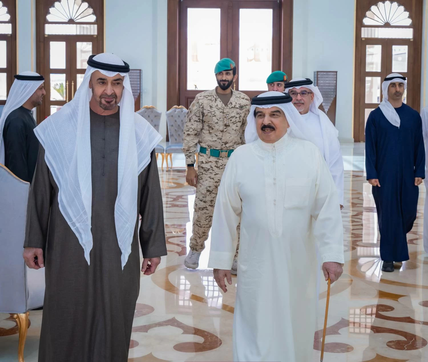 البحرين – جلالة الملك في مقدمة المودعين لصاحب السمو رئيس دولة الإمارات العربية المتحدة