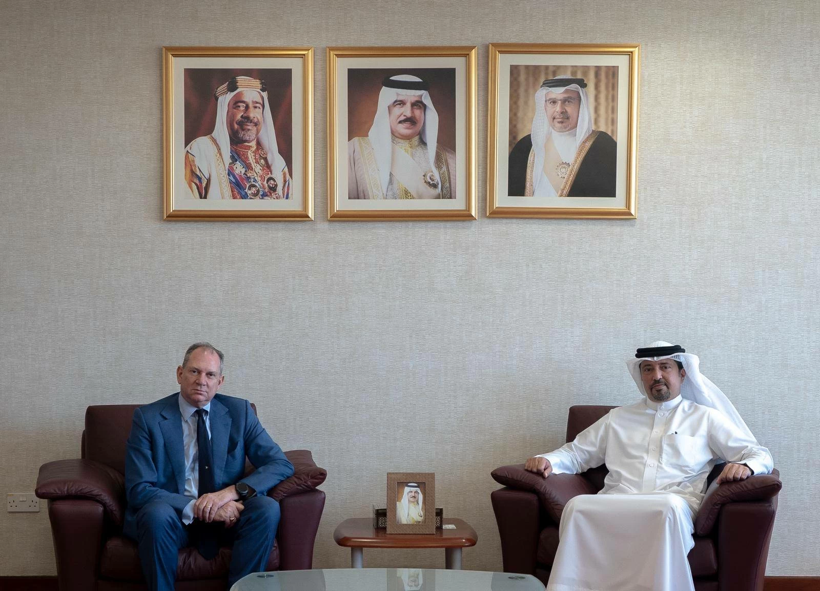 رئيس الجمارك يستقبل السفير الإيطالي ويبحث معه تعزيز التعاون في المجال الجمركي 