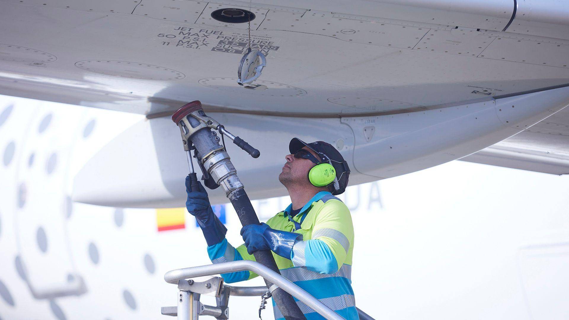 وقود الطائرات ينفد.. 3 أسابيع تفصل أوروبا عن أزمة كبرى 