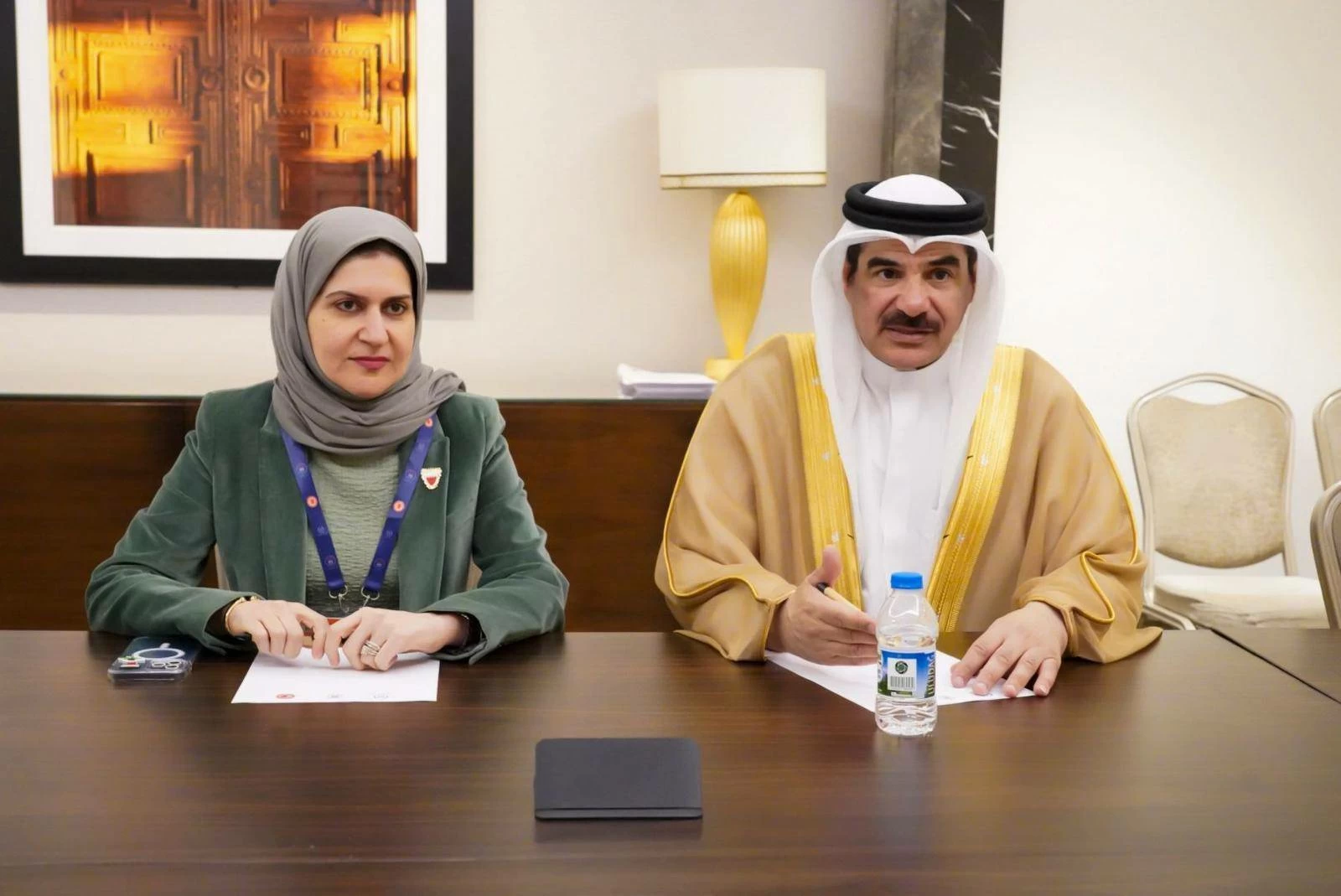 البحرين – الأمين العام لمجلسي الشورى والنواب يجتمع مع الأمين العام لاتحاد مجالس التعاون الإسلامي