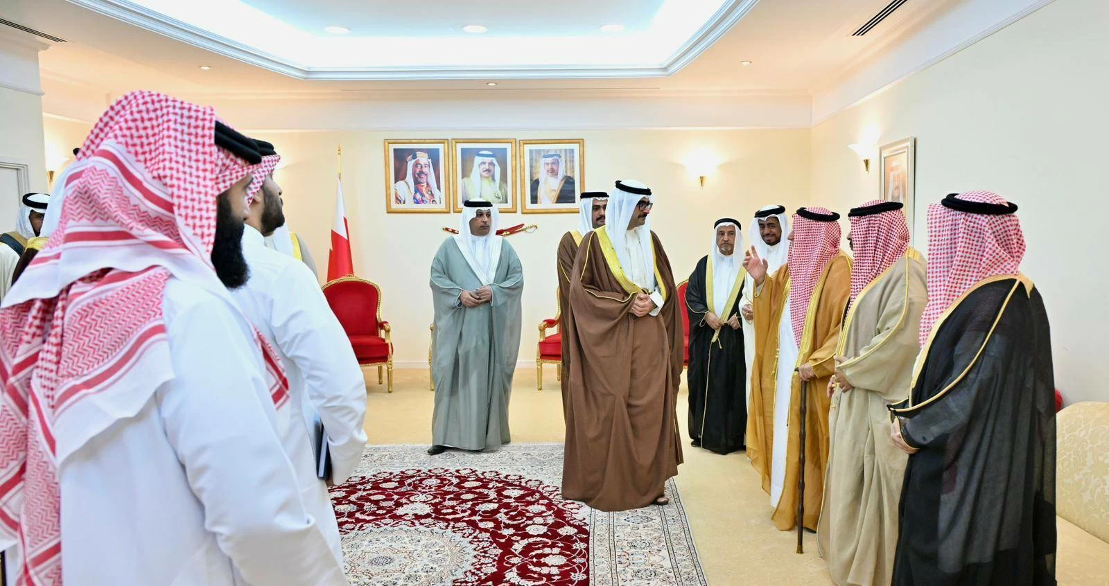 البحرين – محافظ الجنوبية: التواصل المستمر مع الأهالي ومتابعة احتياجاتهم من أولويات عمل المحافظة