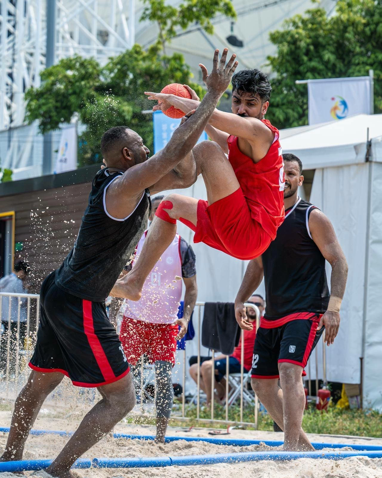 منتخب اليد يباشر تحضيراته لدورة الألعاب الآسيوية الشاطئية 