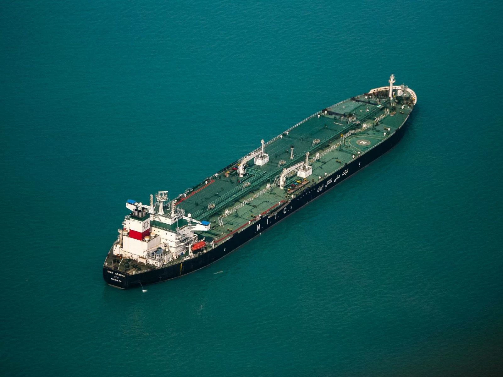 وول ستريت جورنال عن مسؤولين أمريكيين: قواتنا تستعد لدهم سفن مرتبطة بإيران خلال الأيام المقبلة 