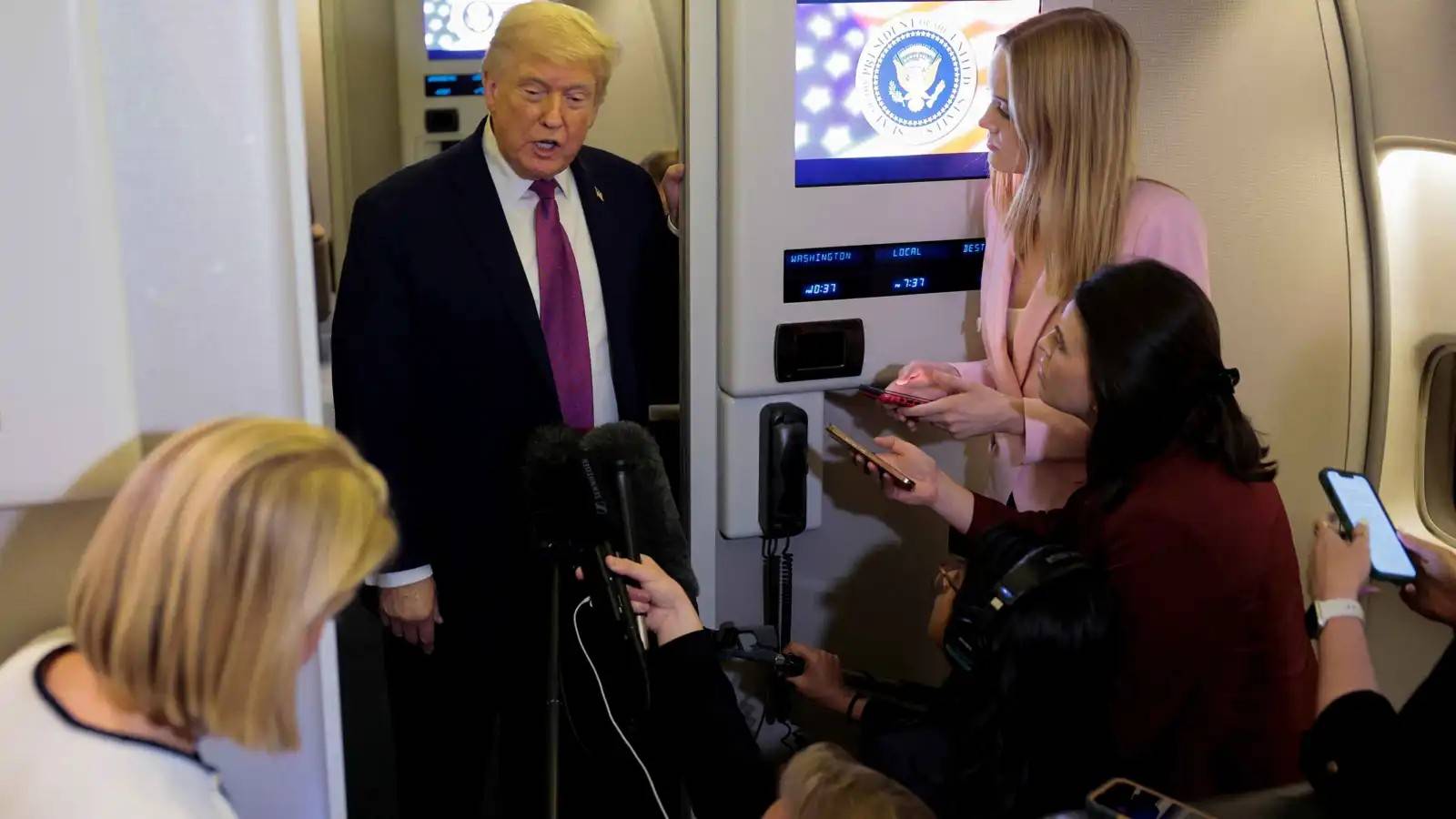 ترامب: ربما نبدأ بالقاء القنابل مجدداً إذ لم نتوصل إلى اتفاق بحلول الاربعاء 