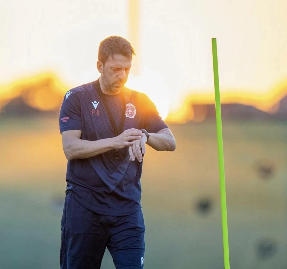 مقر اتحاد الكرة يشهد كشف الأوراق الفنية لمدربي المحرق والرفاع 